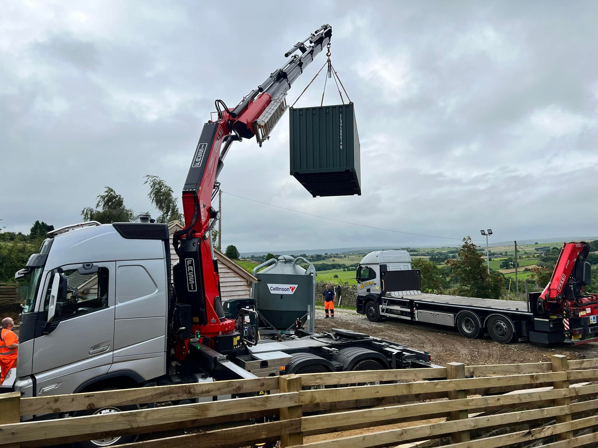Crane-equipped fleet on site
